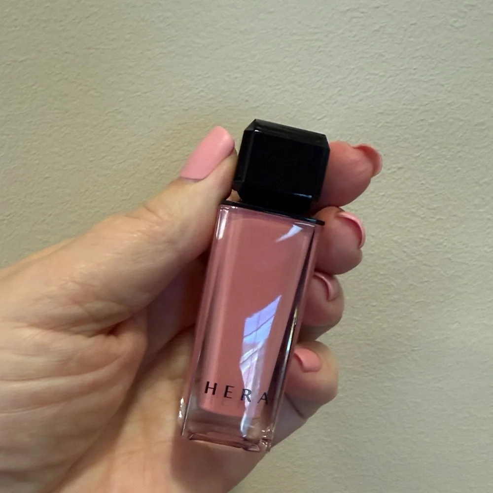 HERA Sensual Nude Gloss #422 Lingerie Korean Lip Gloss Sheer Glossy Finish